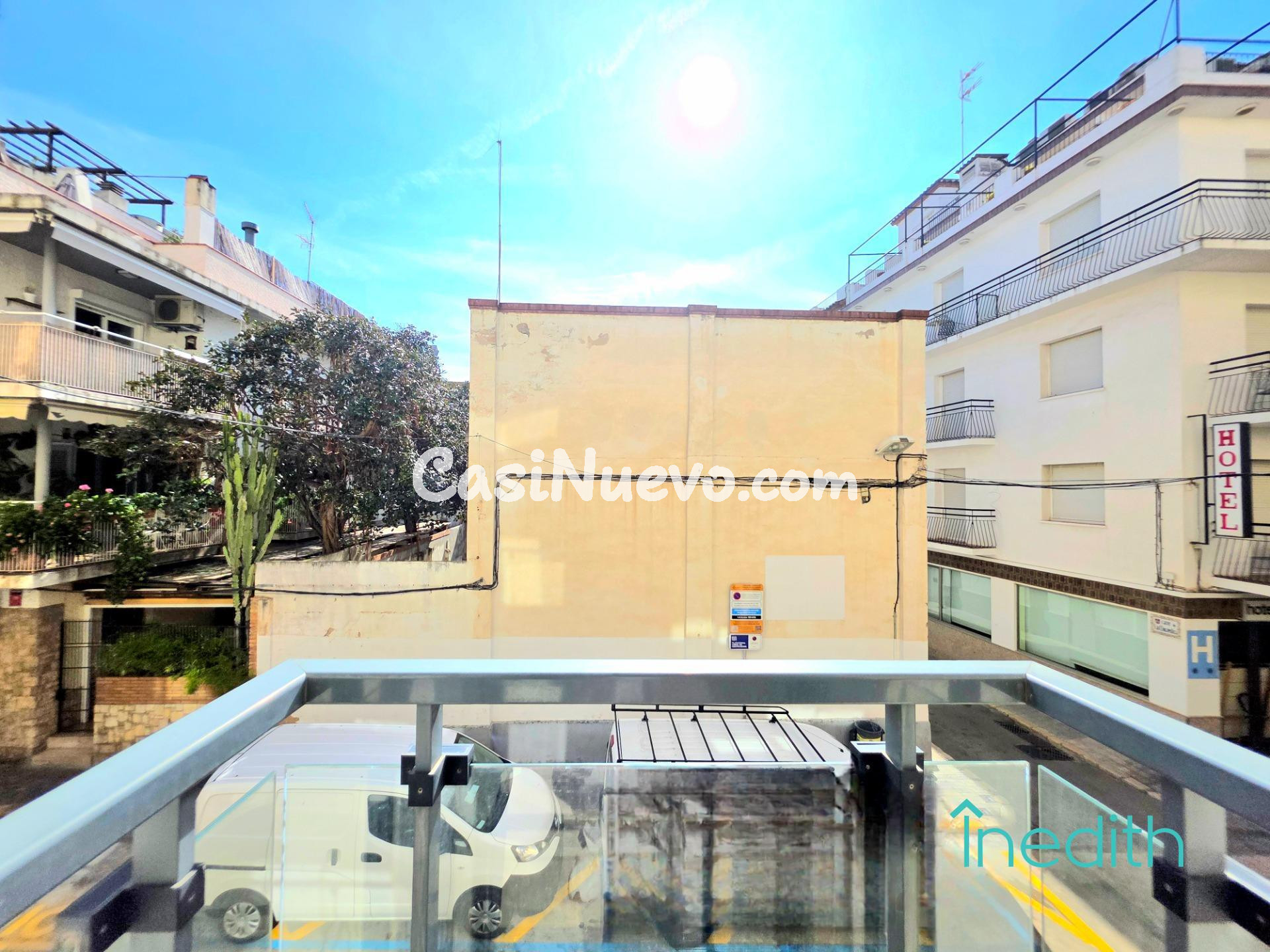 Piso seminuevo en calle tranquila del centro de Sitges a dos - foto 10