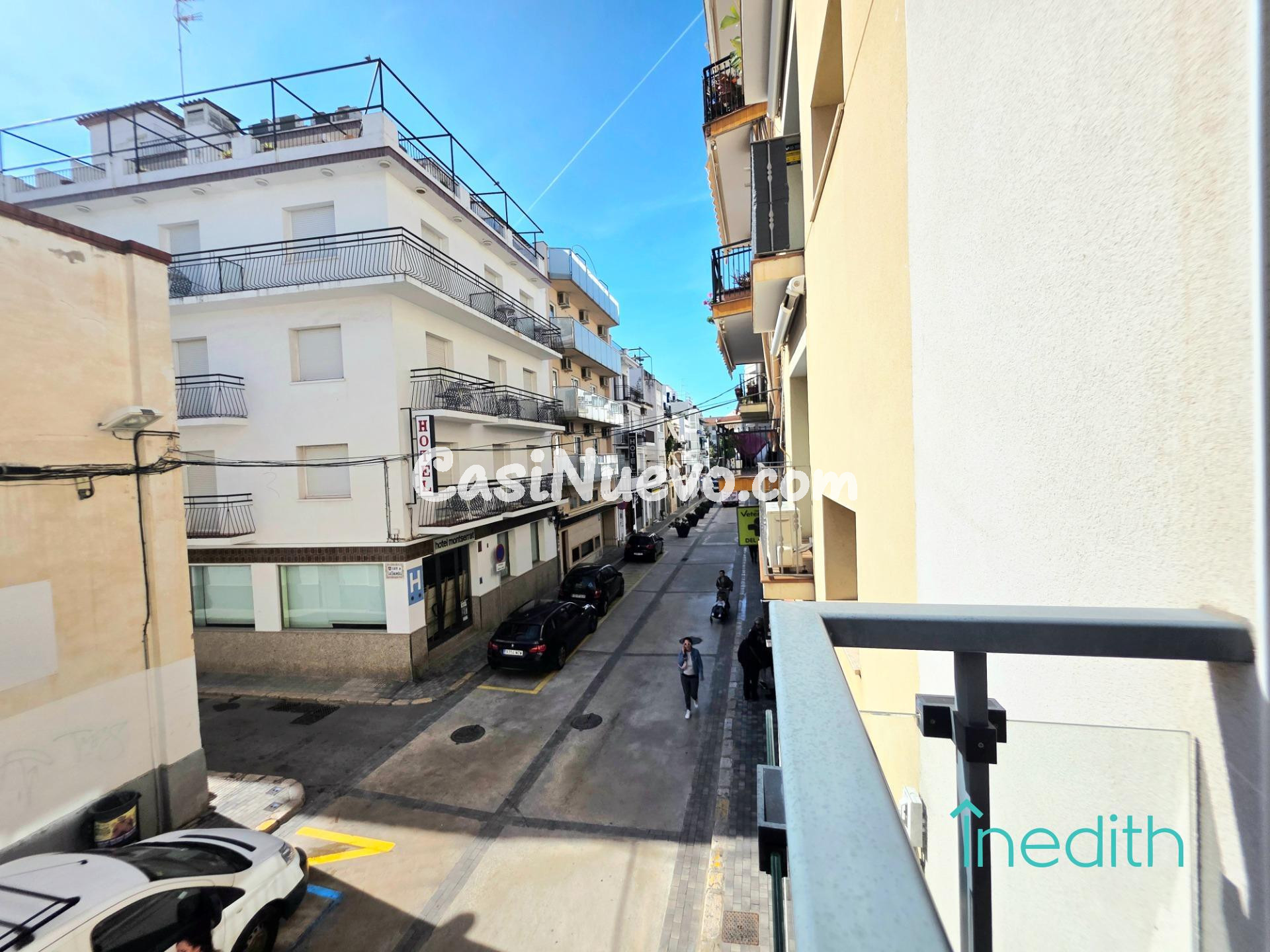 Piso seminuevo en calle tranquila del centro de Sitges a dos - foto 25