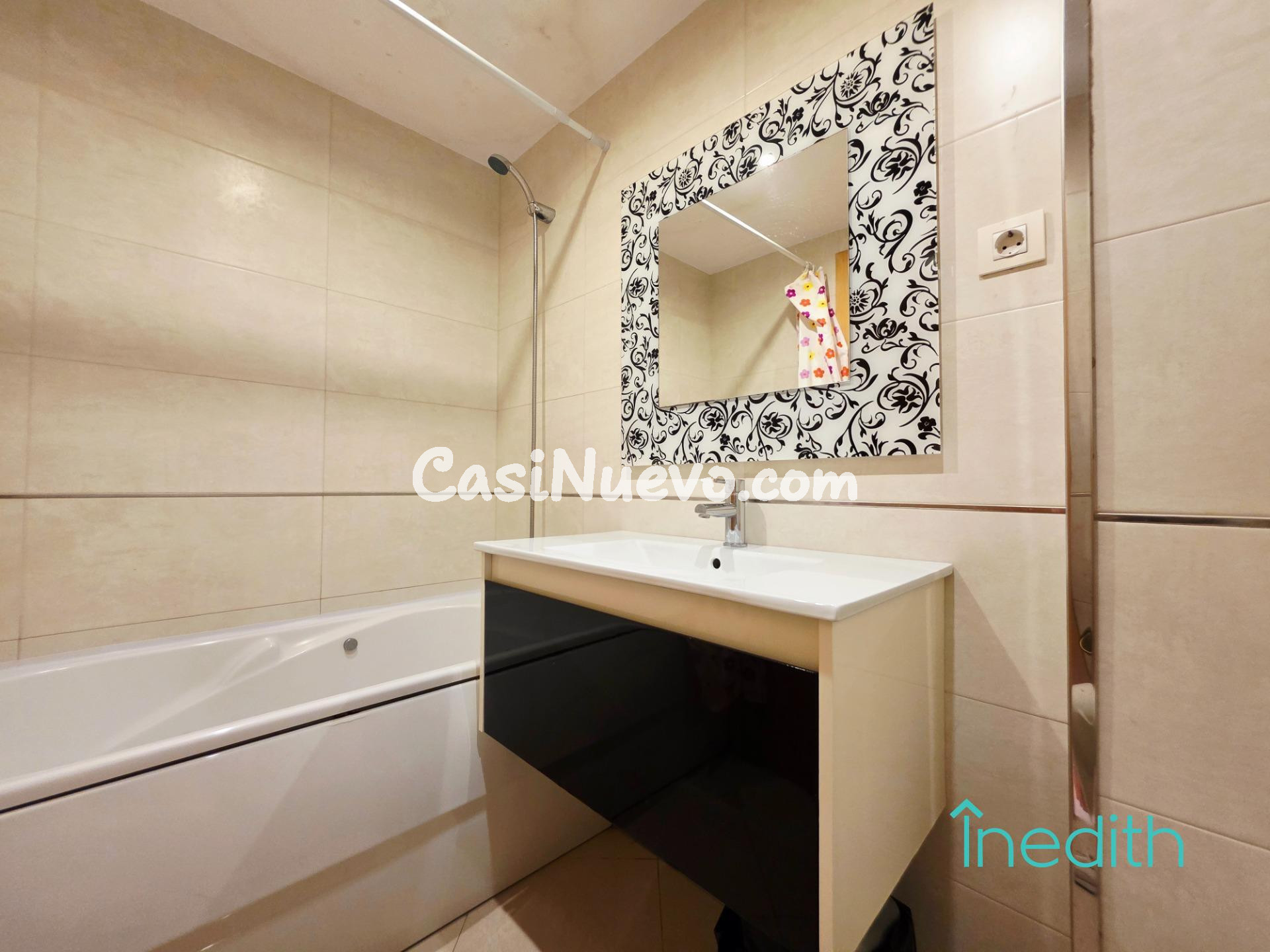 Piso seminuevo en calle tranquila del centro de Sitges a dos - foto 29