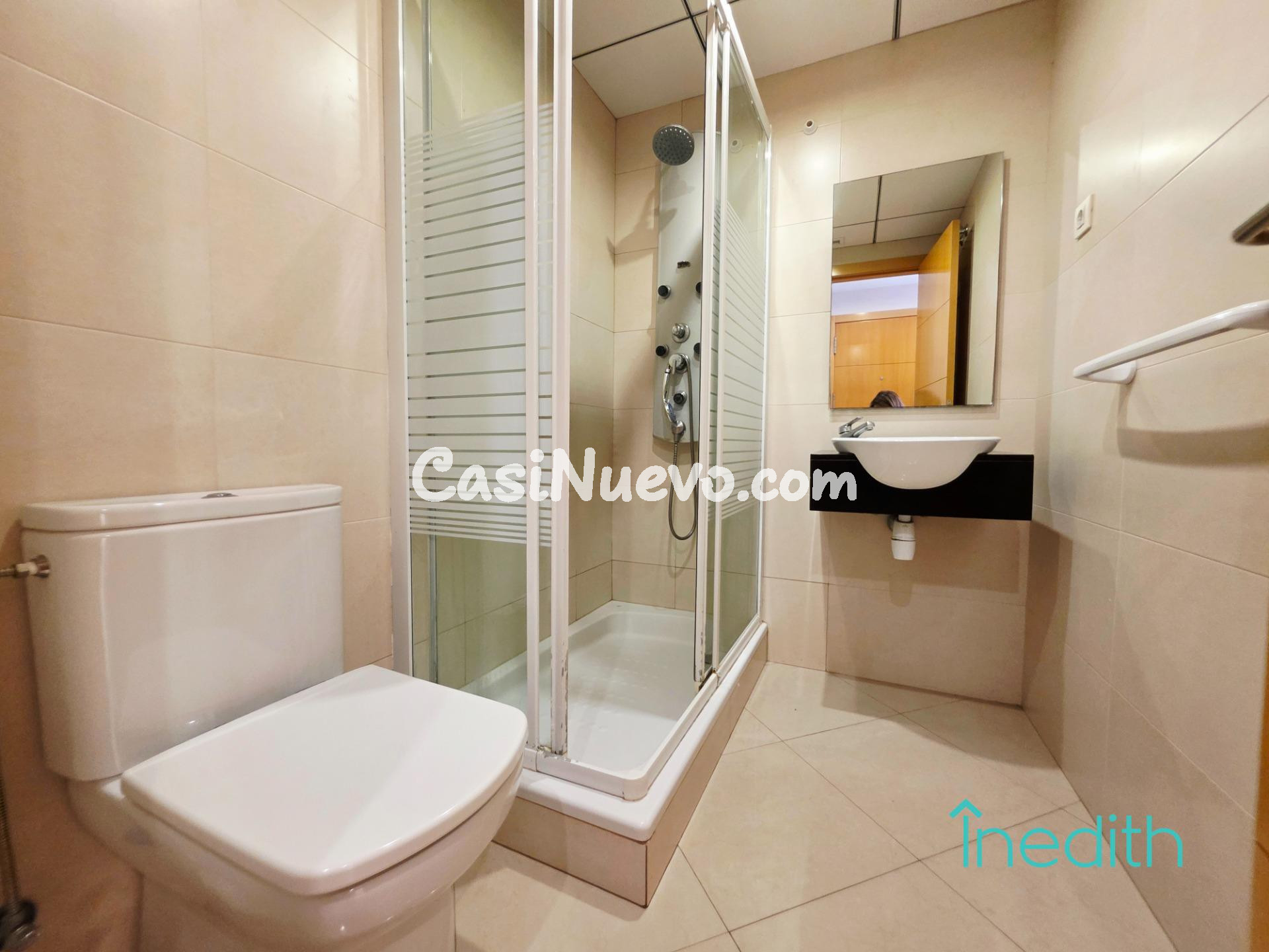 Piso seminuevo en calle tranquila del centro de Sitges a dos - foto 31