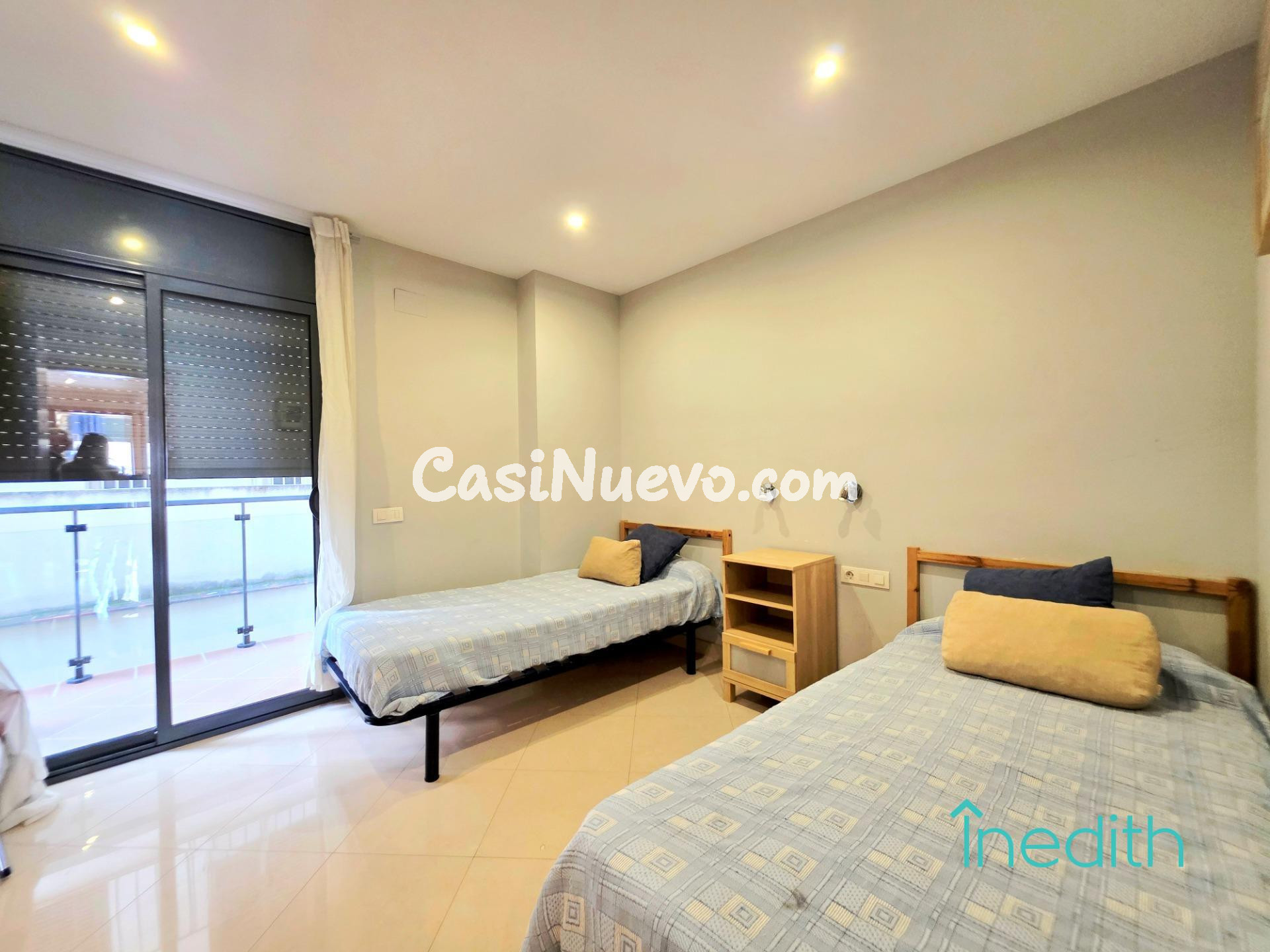 Piso seminuevo en calle tranquila del centro de Sitges a dos - foto 35