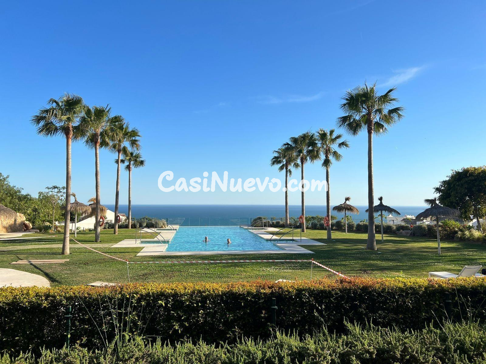 Alquiler casa de 4 habitaciones con vistas al mar en Benalmá - foto 3