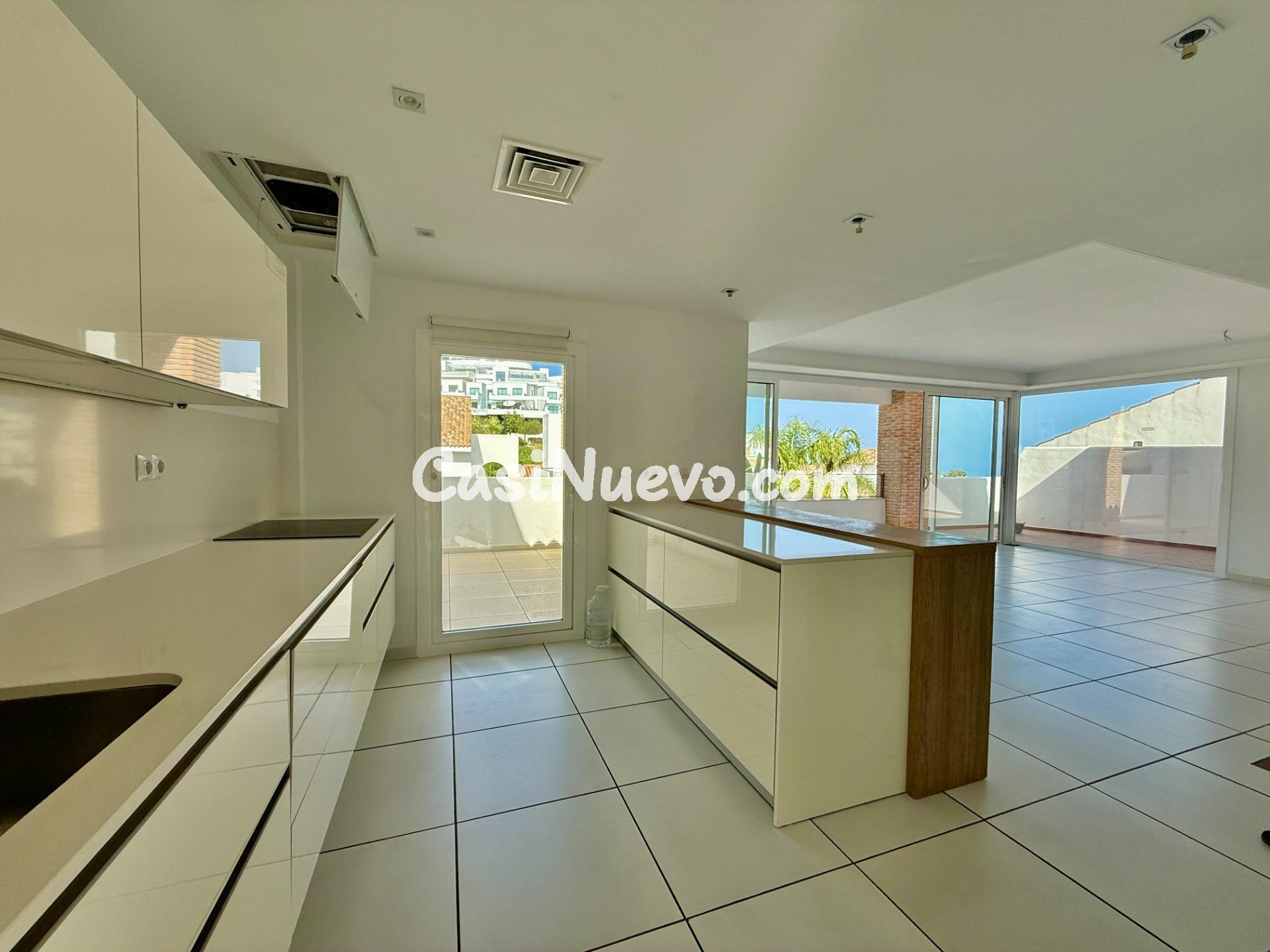 Alquiler casa de 4 habitaciones con vistas al mar en Benalmá - foto 27