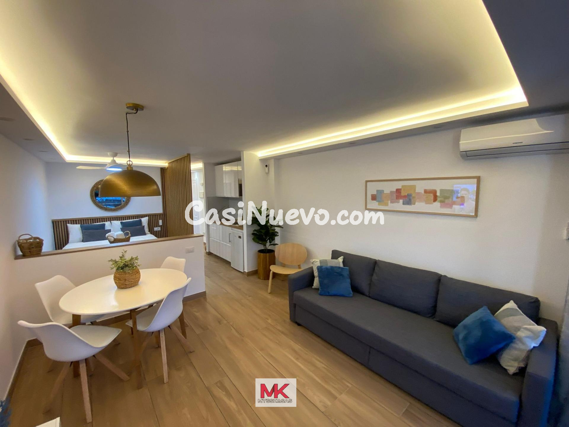 Apartamento de diseño reformado con terraza , vistas y VV en - foto 2
