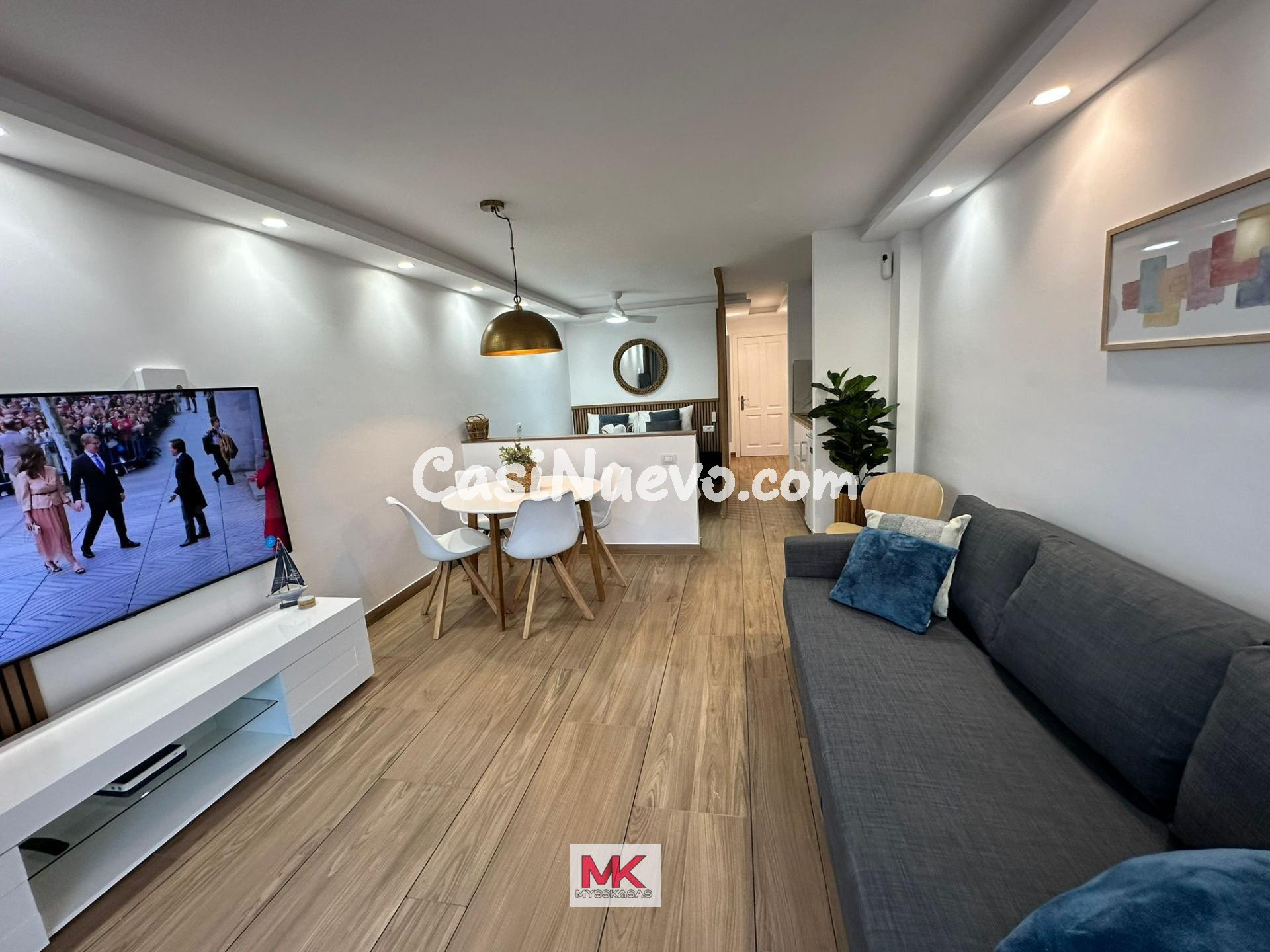 Apartamento de diseño reformado con terraza , vistas y VV en - foto 4