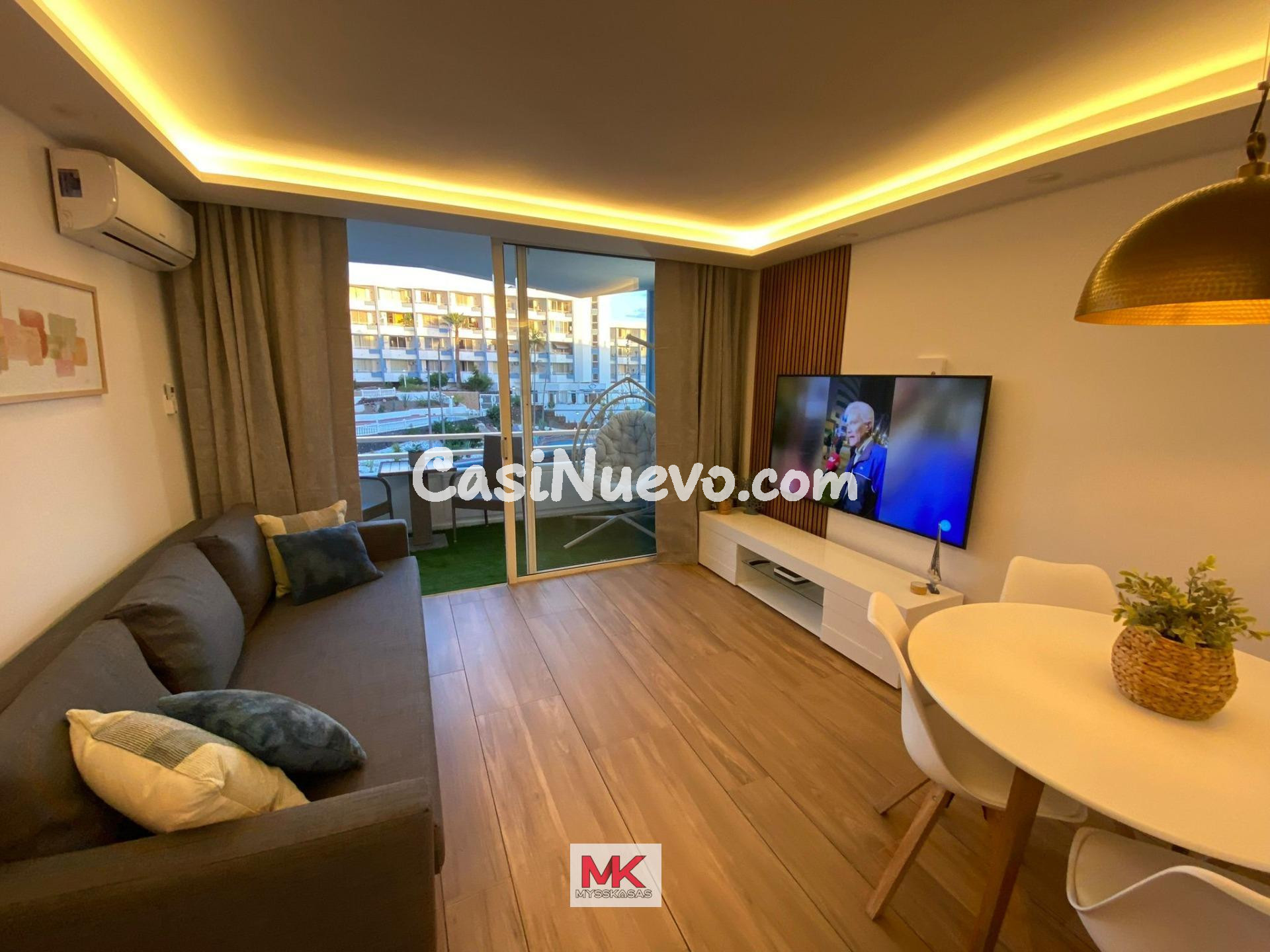Apartamento de diseño reformado con terraza , vistas y VV en - foto 5