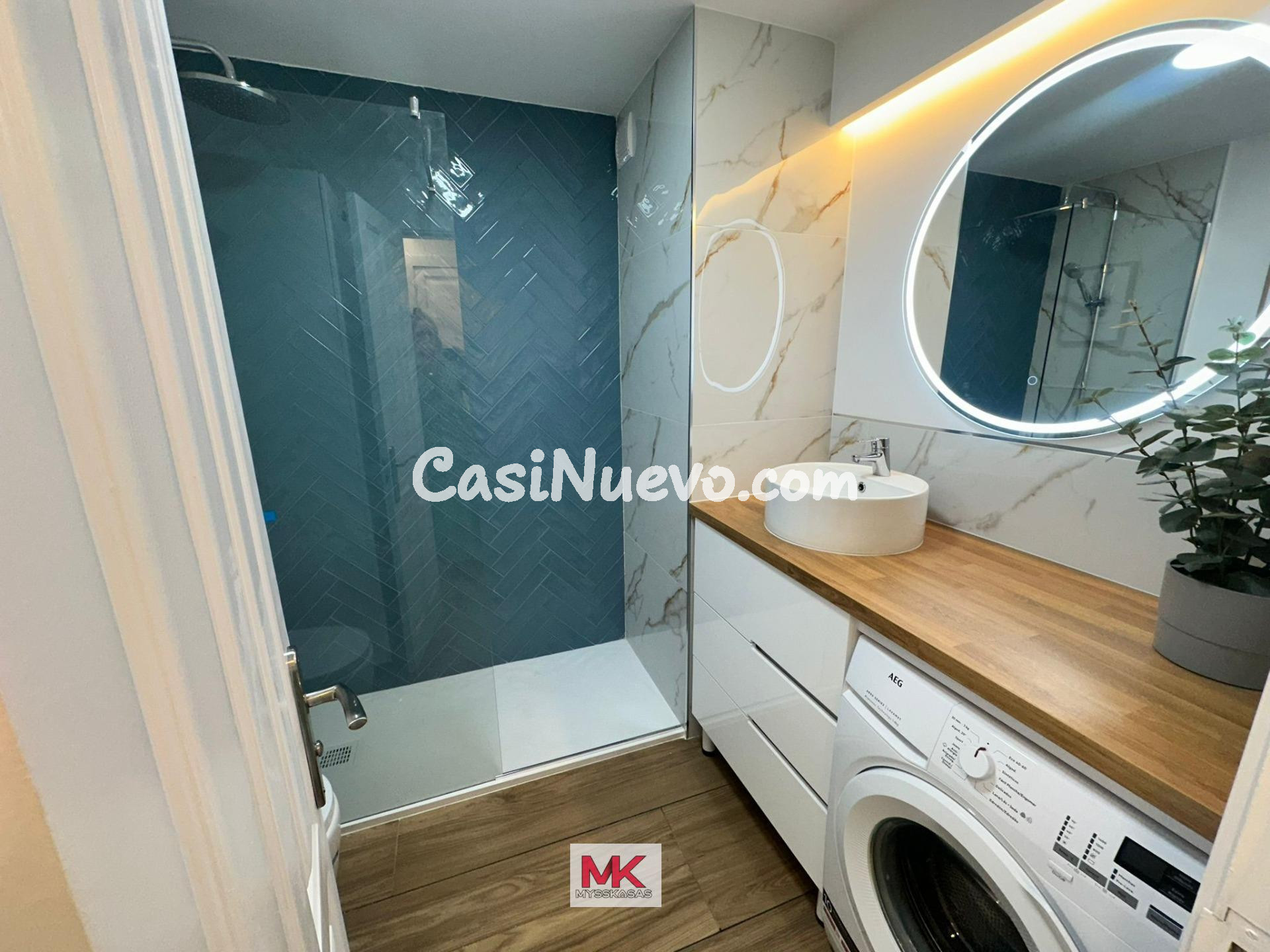 Apartamento de diseño reformado con terraza , vistas y VV en - foto 16