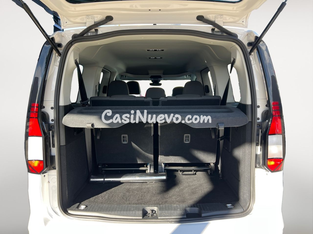 Volkswagen Caddy Maxi - foto 11