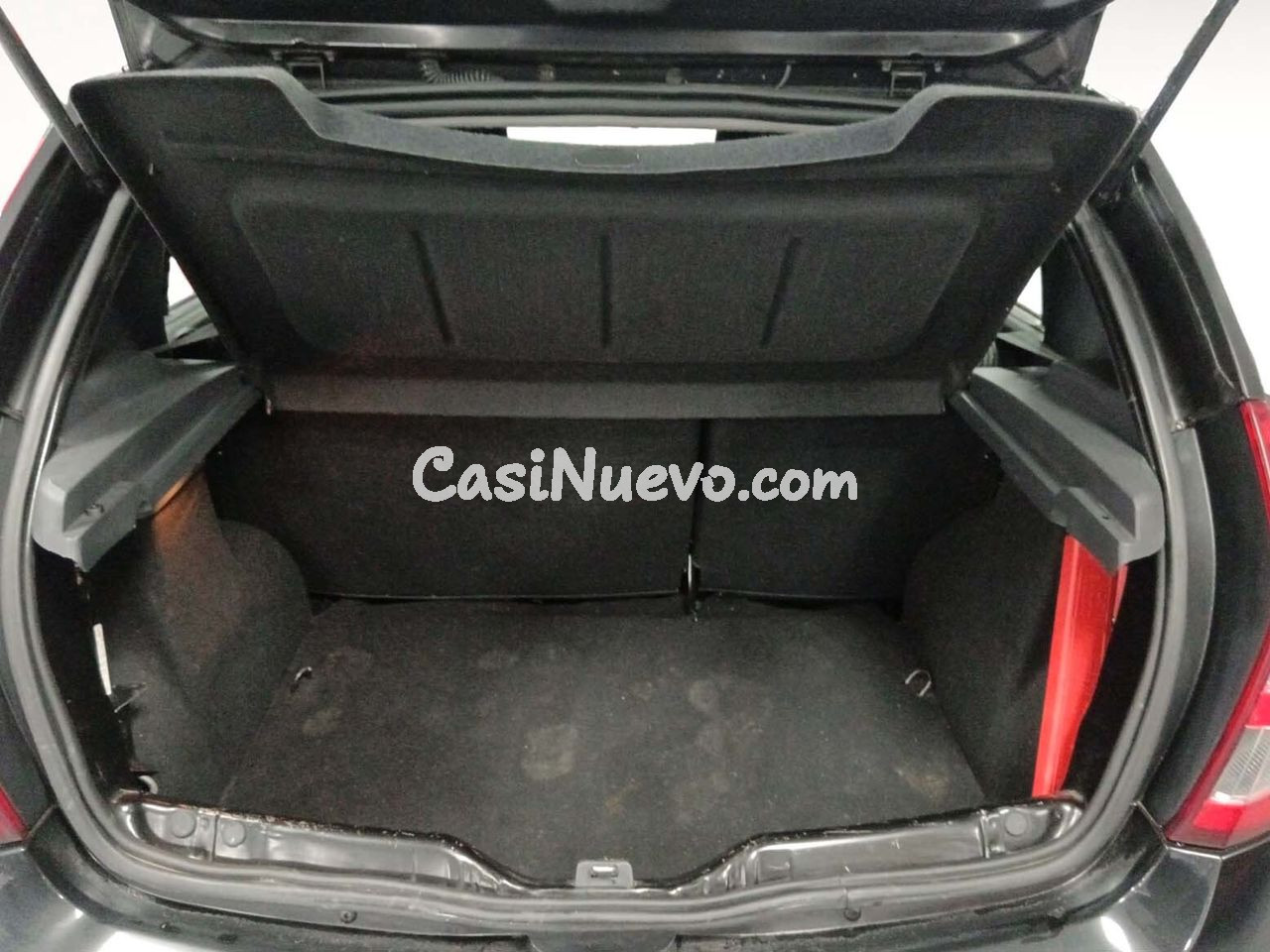 Dacia Sandero Laureate - foto 12