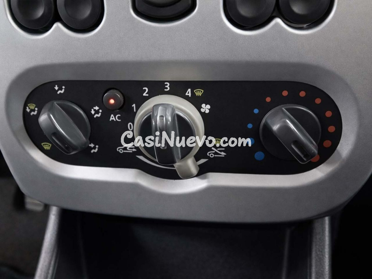 Dacia Sandero Laureate - foto 16