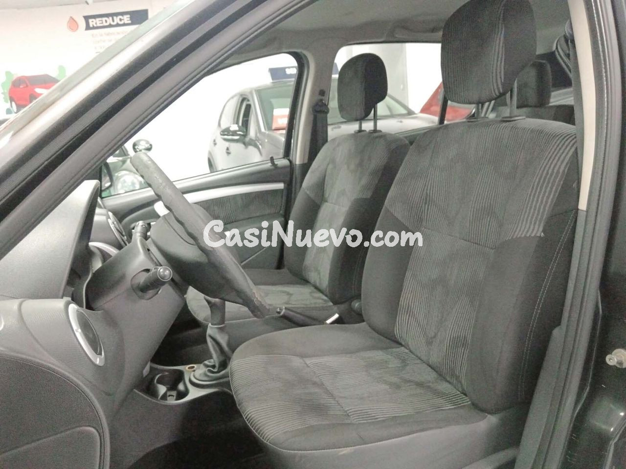 Dacia Sandero Laureate - foto 17