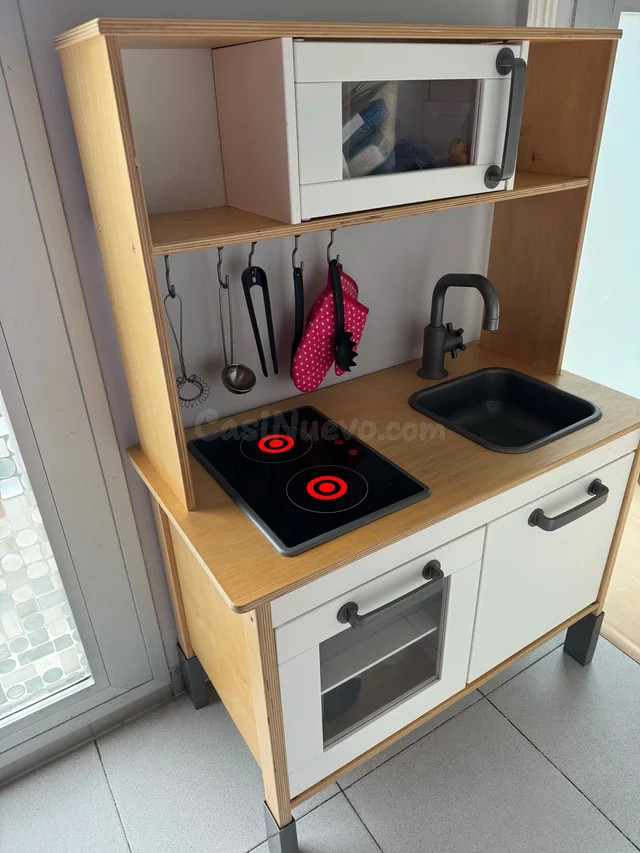 Cocina de Juguete Ikea y regalo kit de Vileda.
