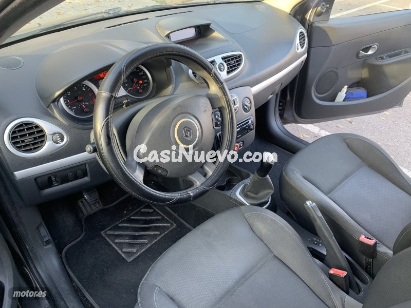 Renault Clio - foto 6