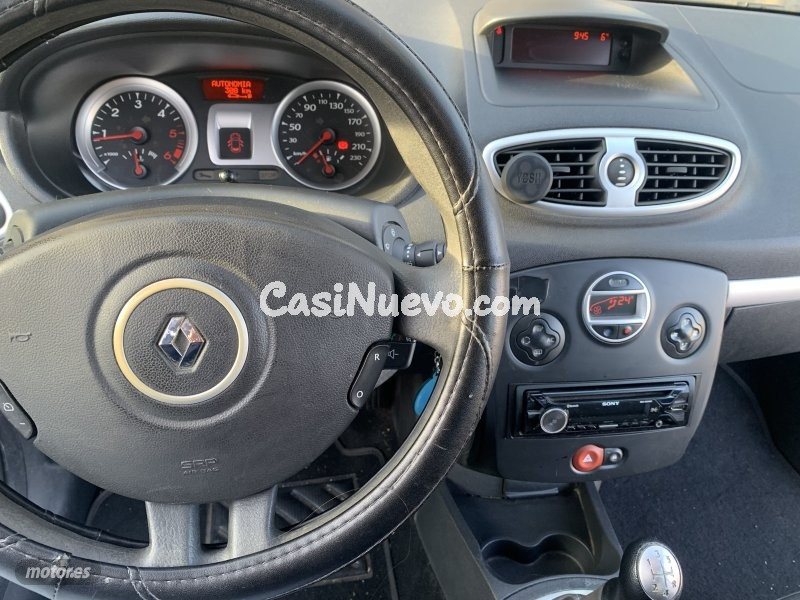 Renault Clio - foto 7