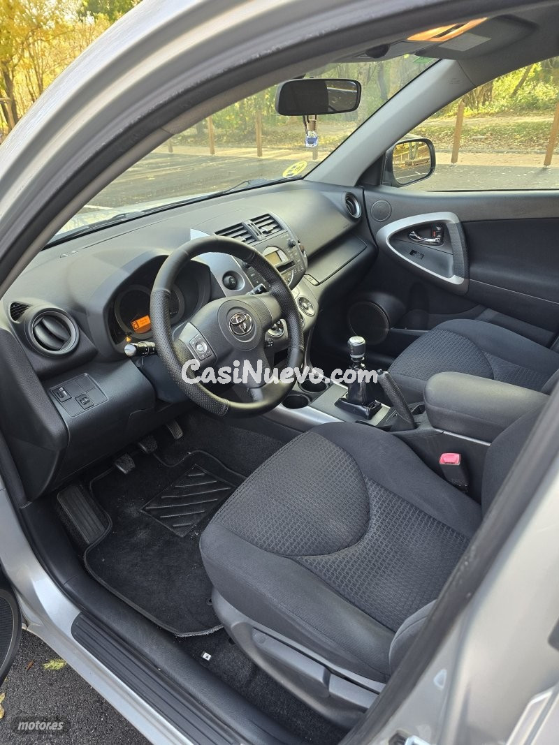 Toyota RAV 4 - foto 5