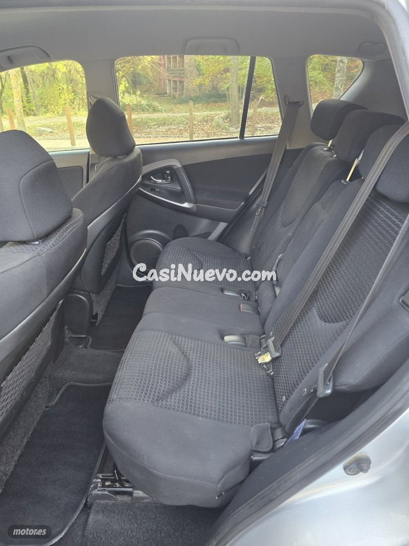 Toyota RAV 4 - foto 6