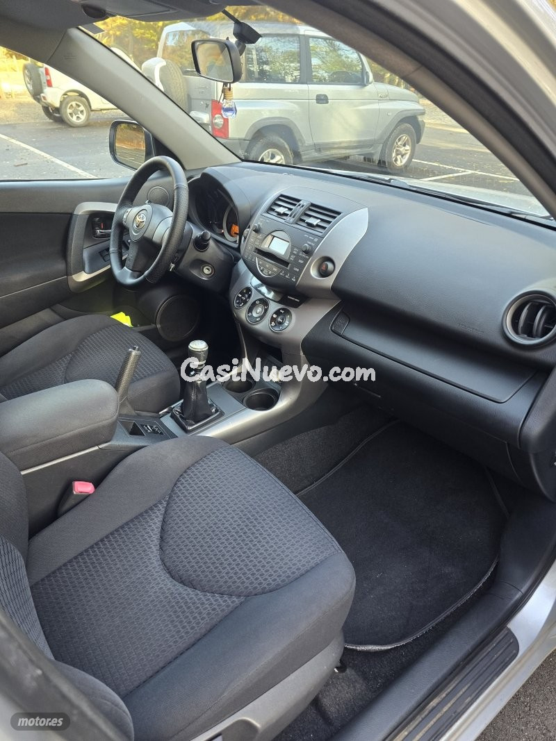 Toyota RAV 4 - foto 7