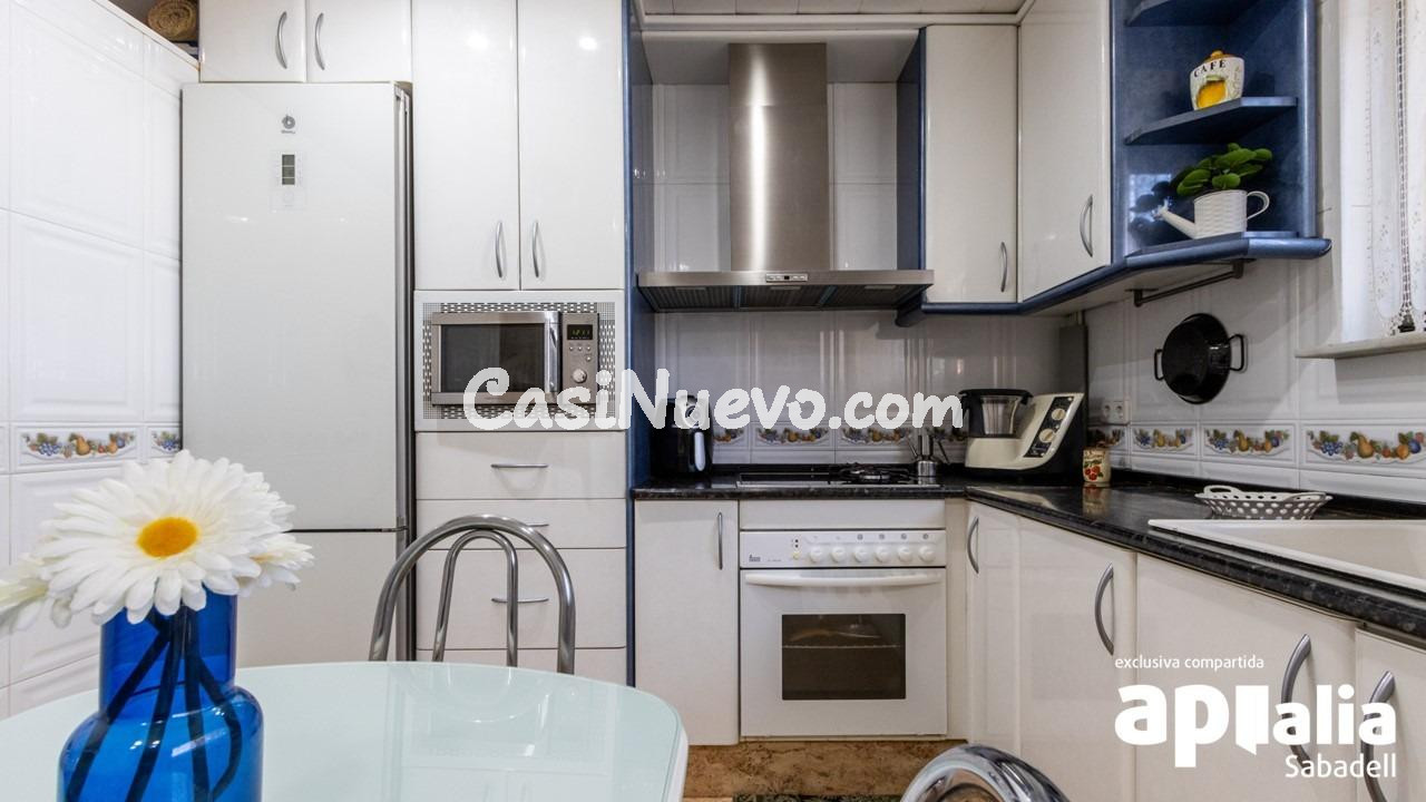 MARAVILLOSA CASA UNIFAMILIAR ADOSADA CON ESPECTACULAR JARDÍN - foto 7