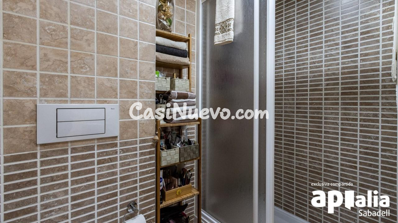 MARAVILLOSA CASA UNIFAMILIAR ADOSADA CON ESPECTACULAR JARDÍN - foto 14