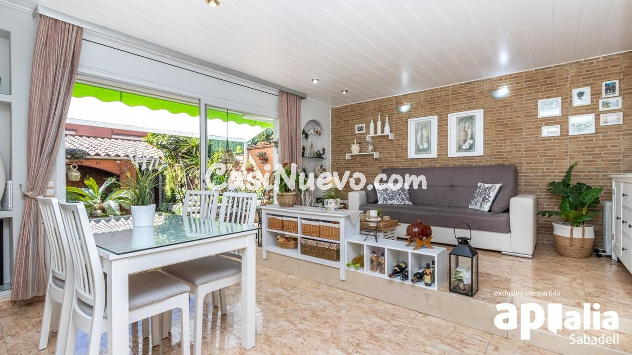 MARAVILLOSA CASA UNIFAMILIAR ADOSADA CON ESPECTACULAR JARDÍN - foto 15