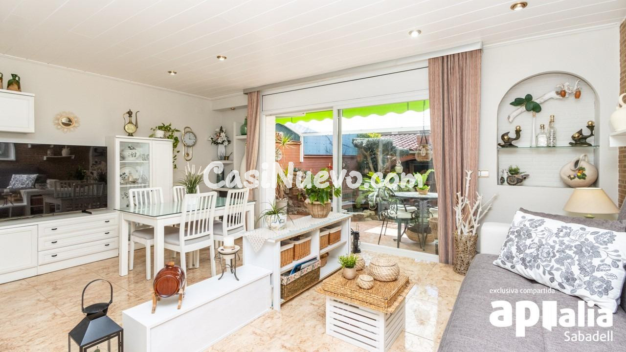 MARAVILLOSA CASA UNIFAMILIAR ADOSADA CON ESPECTACULAR JARDÍN - foto 16