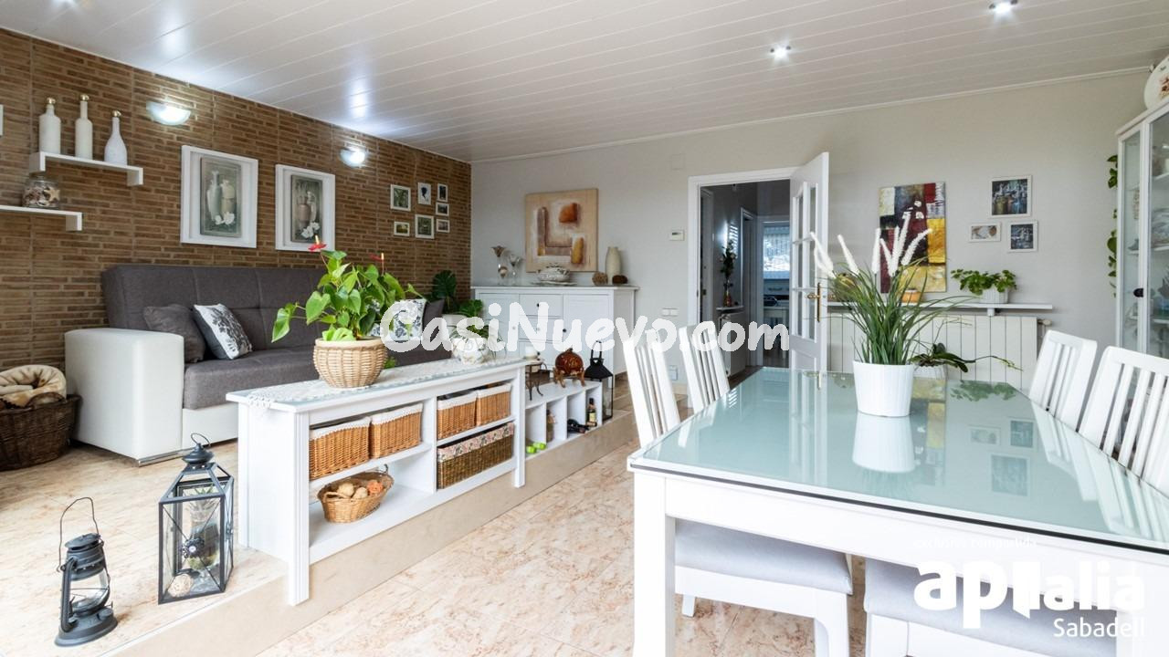 MARAVILLOSA CASA UNIFAMILIAR ADOSADA CON ESPECTACULAR JARDÍN - foto 19