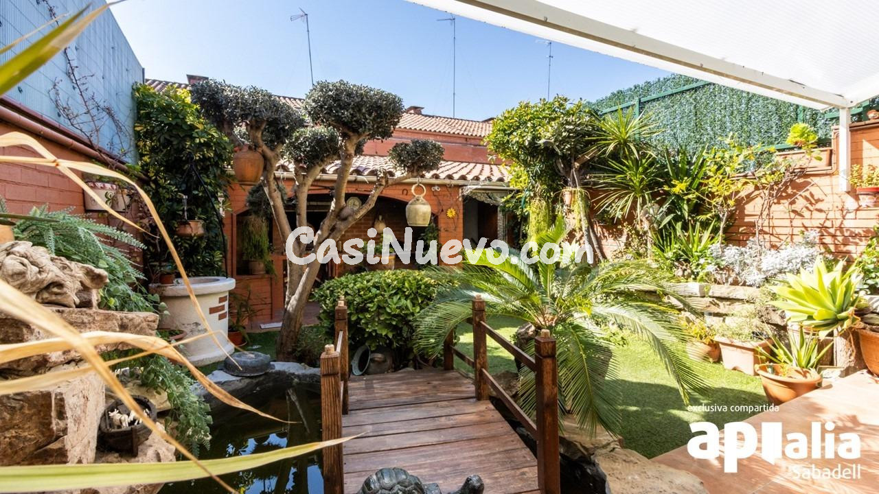 MARAVILLOSA CASA UNIFAMILIAR ADOSADA CON ESPECTACULAR JARDÍN - foto 25