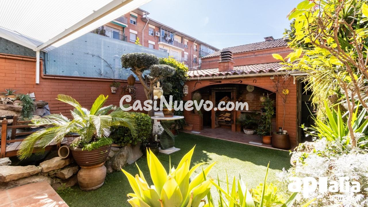 MARAVILLOSA CASA UNIFAMILIAR ADOSADA CON ESPECTACULAR JARDÍN - foto 26