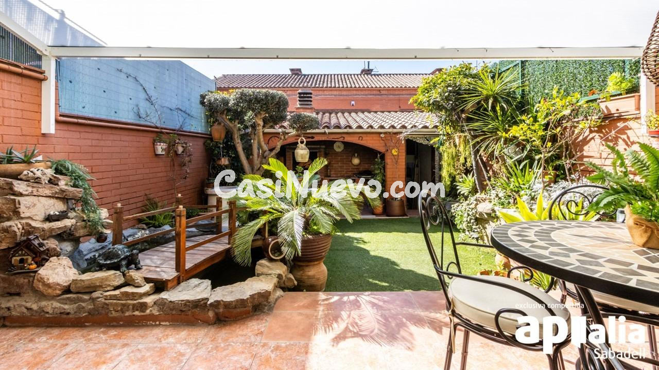 MARAVILLOSA CASA UNIFAMILIAR ADOSADA CON ESPECTACULAR JARDÍN - foto 35