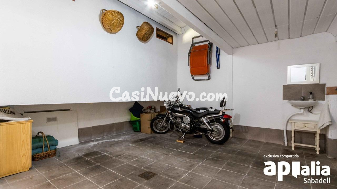 MARAVILLOSA CASA UNIFAMILIAR ADOSADA CON ESPECTACULAR JARDÍN - foto 40