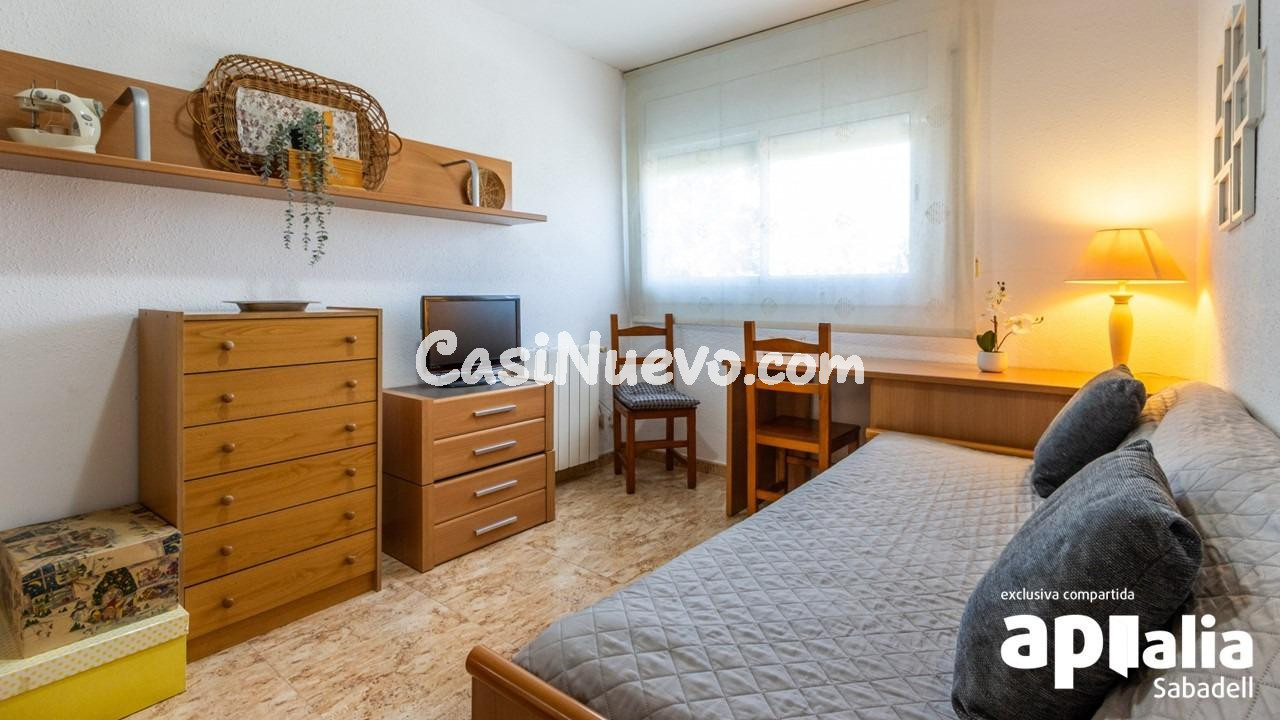 MARAVILLOSA CASA UNIFAMILIAR ADOSADA CON ESPECTACULAR JARDÍN - foto 43