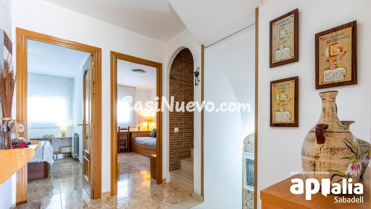 MARAVILLOSA CASA UNIFAMILIAR ADOSADA CON ESPECTACULAR JARDÍN - foto 44