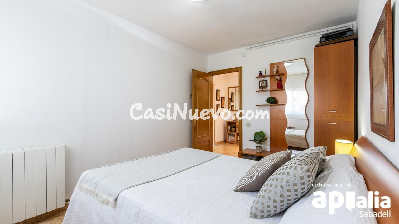 MARAVILLOSA CASA UNIFAMILIAR ADOSADA CON ESPECTACULAR JARDÍN - foto 46