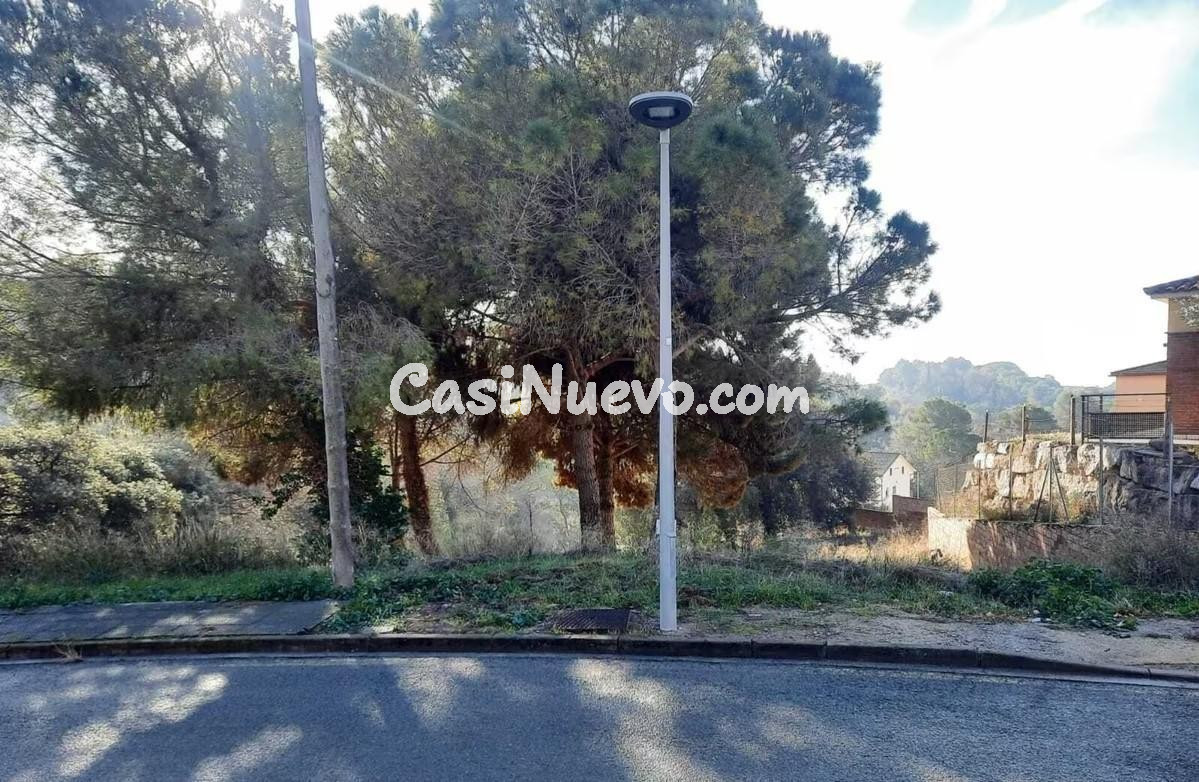 Gran parcela urbana de 2.498 m2 en entorno natural para dos  - foto 4