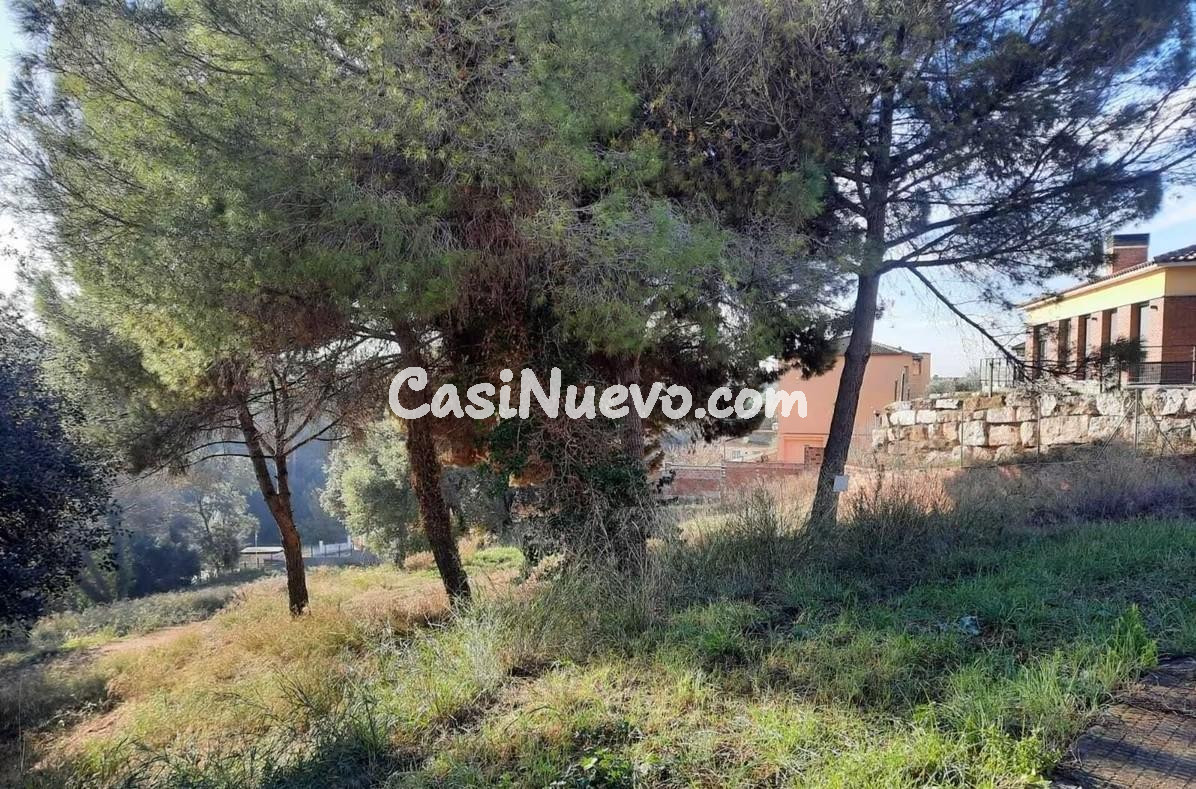 Gran parcela urbana de 2.498 m2 en entorno natural para dos  - foto 5