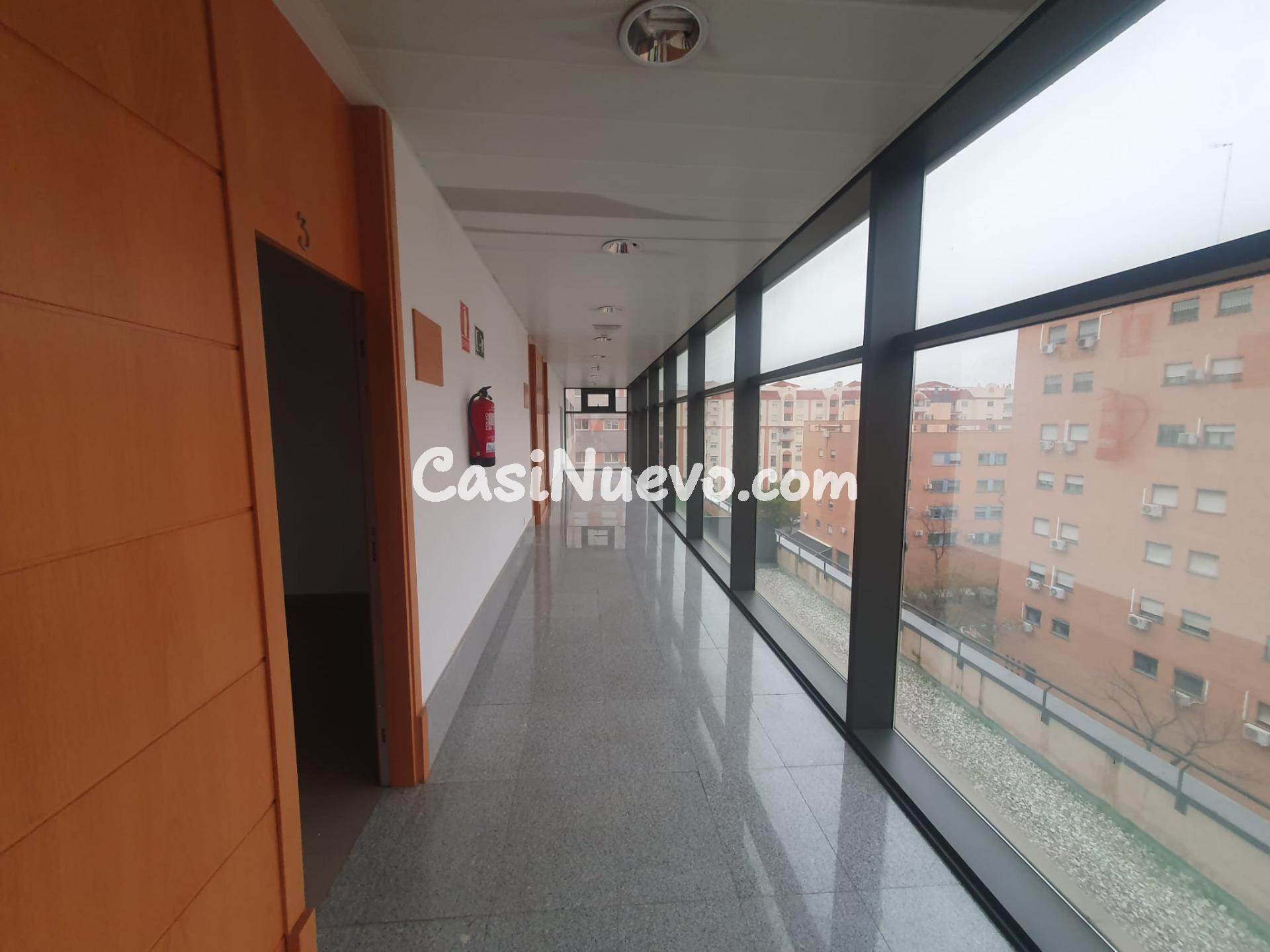 PLANTA DE OFICINA DISPONIBLE EN EL EDIFICIO PORTASEVILLA - foto 2