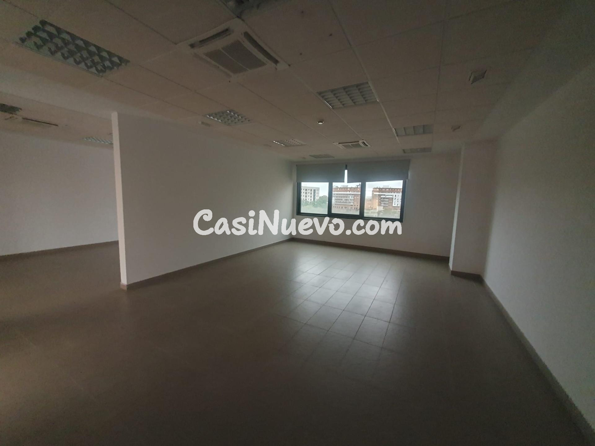 PLANTA DE OFICINA DISPONIBLE EN EL EDIFICIO PORTASEVILLA - foto 3