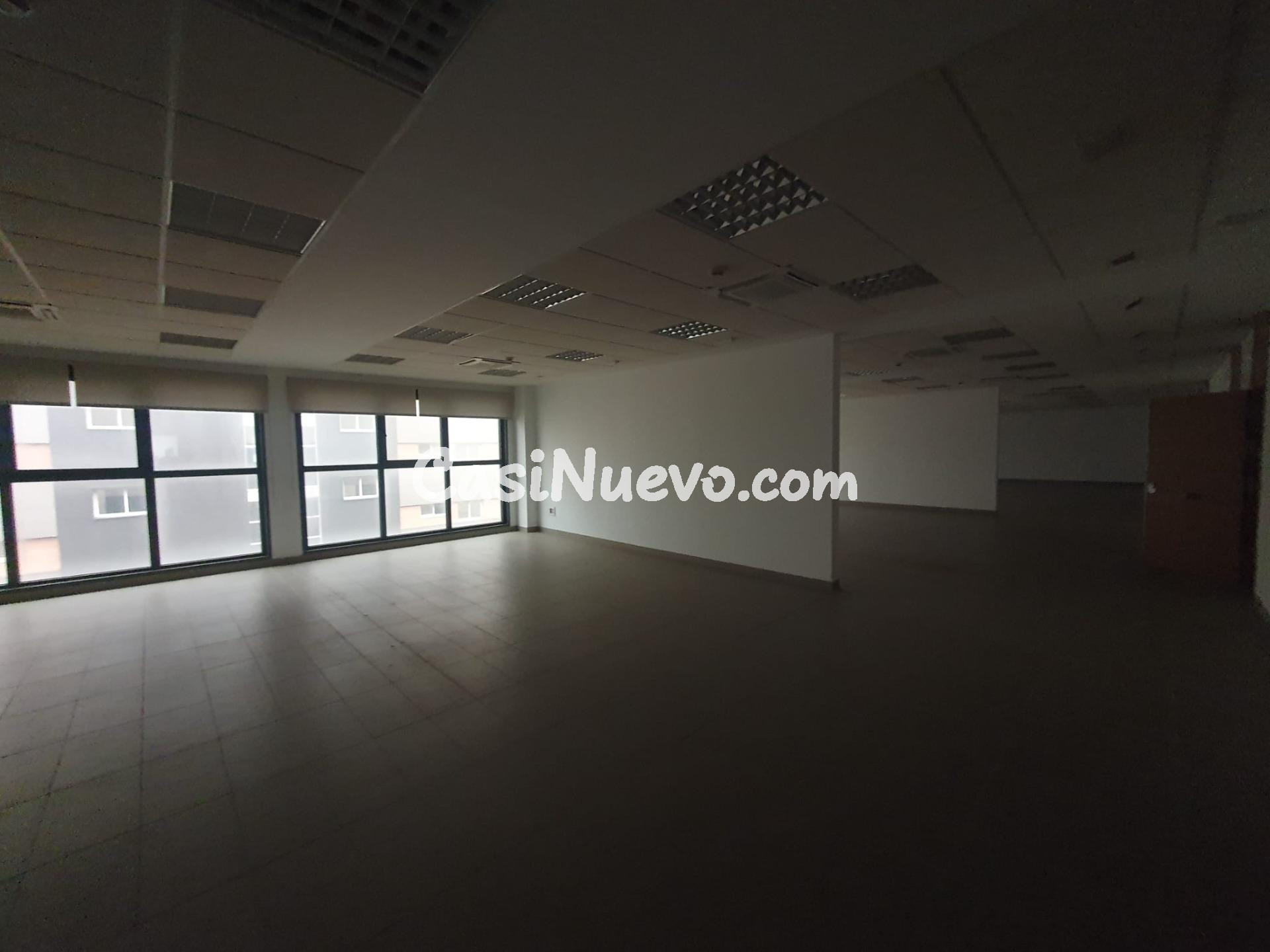 PLANTA DE OFICINA DISPONIBLE EN EL EDIFICIO PORTASEVILLA - foto 11