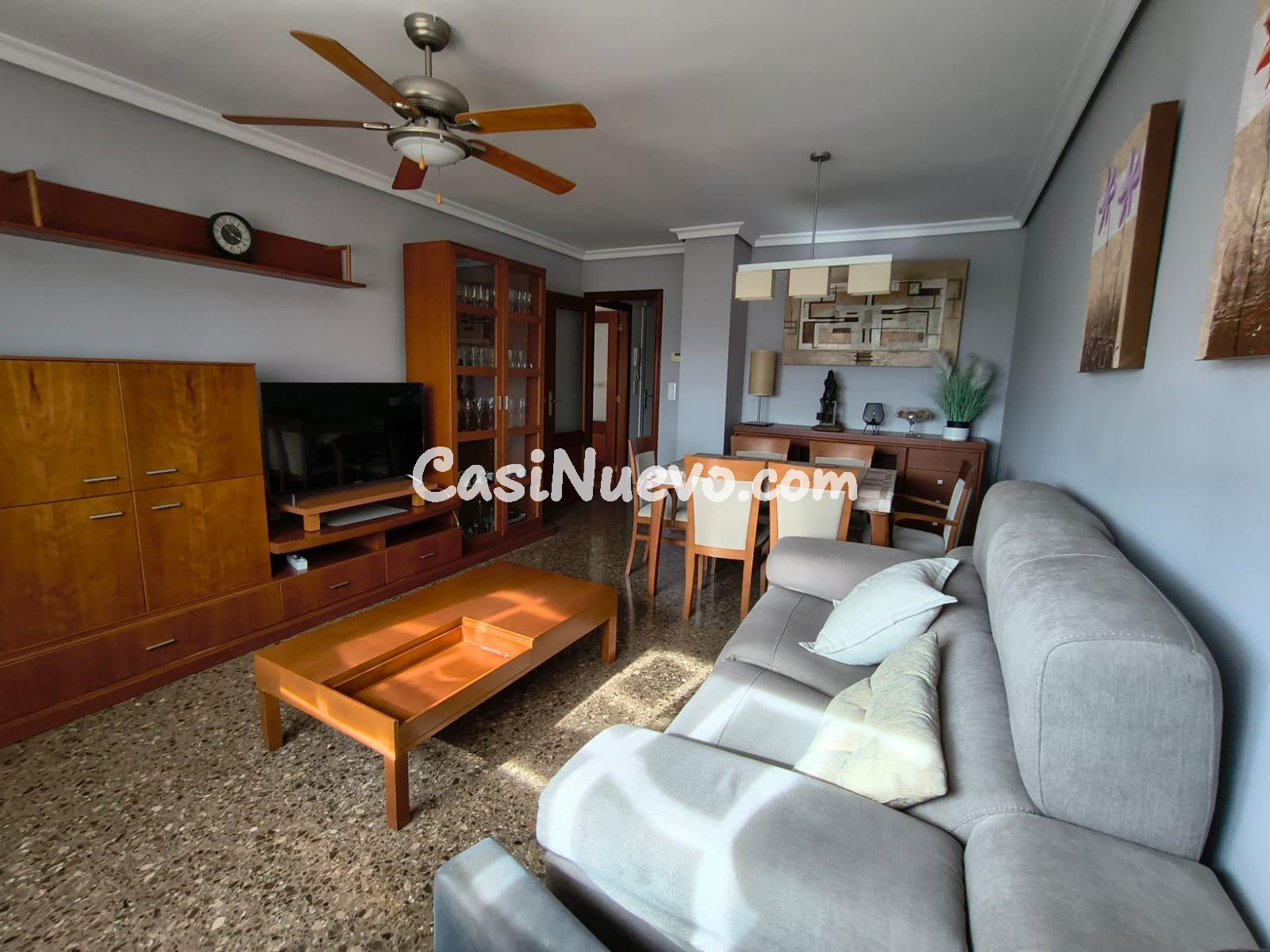 Amplio piso con parking, trastero y jacuzzi cerca del centro