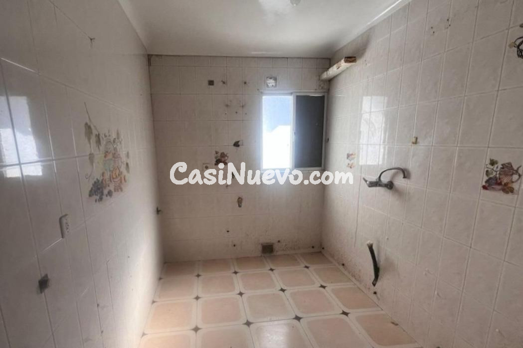 Piso para reformar en Baena. Córdoba - foto 4