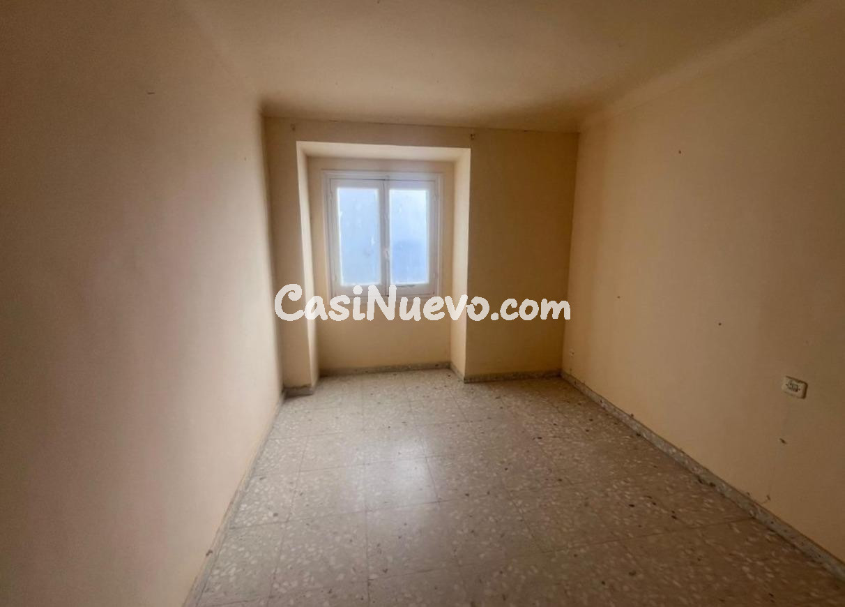 Piso para reformar en Baena. Córdoba - foto 6