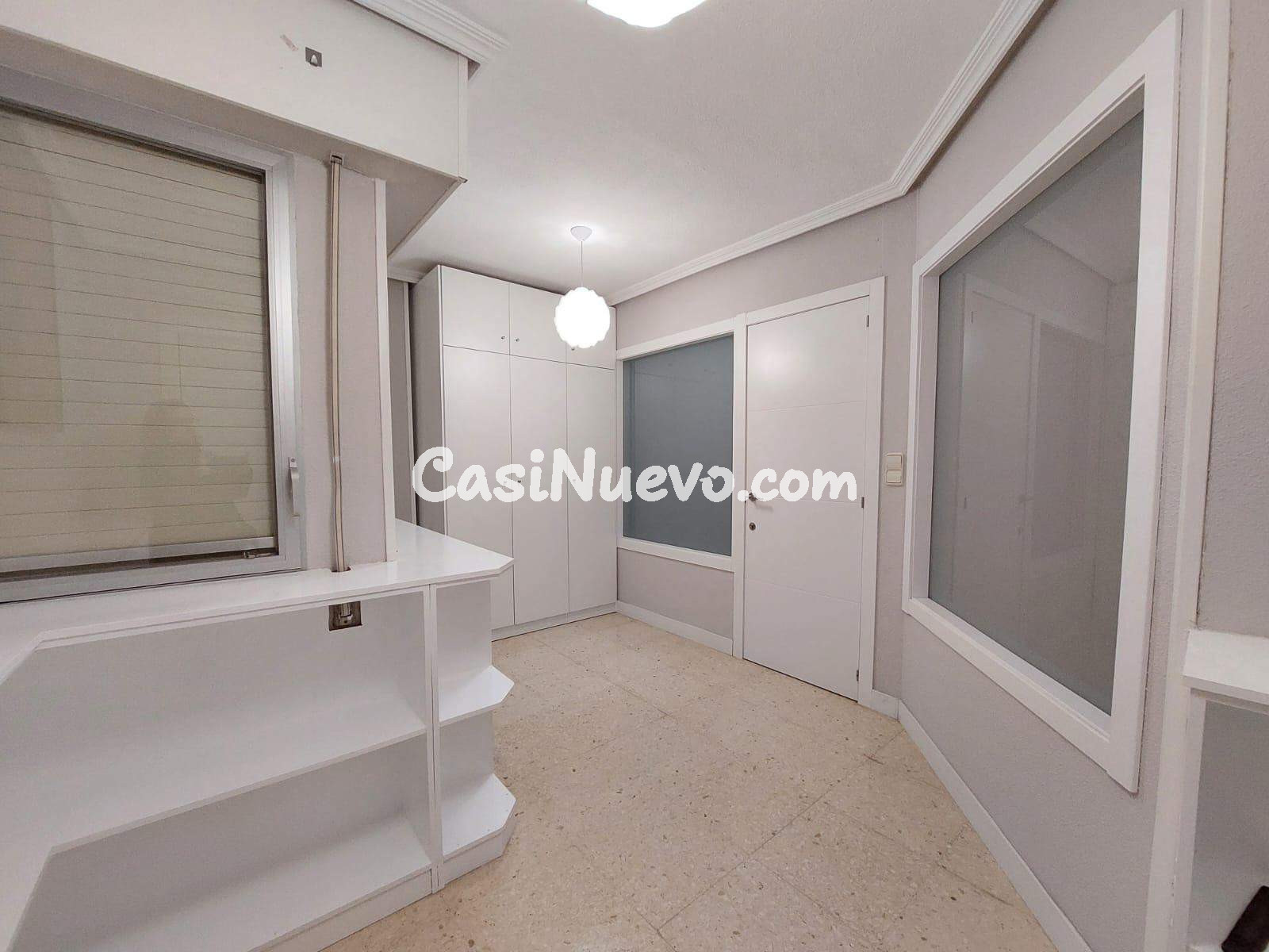 Amplio y Luminoso Piso en el Corazón de Alicante - foto 20