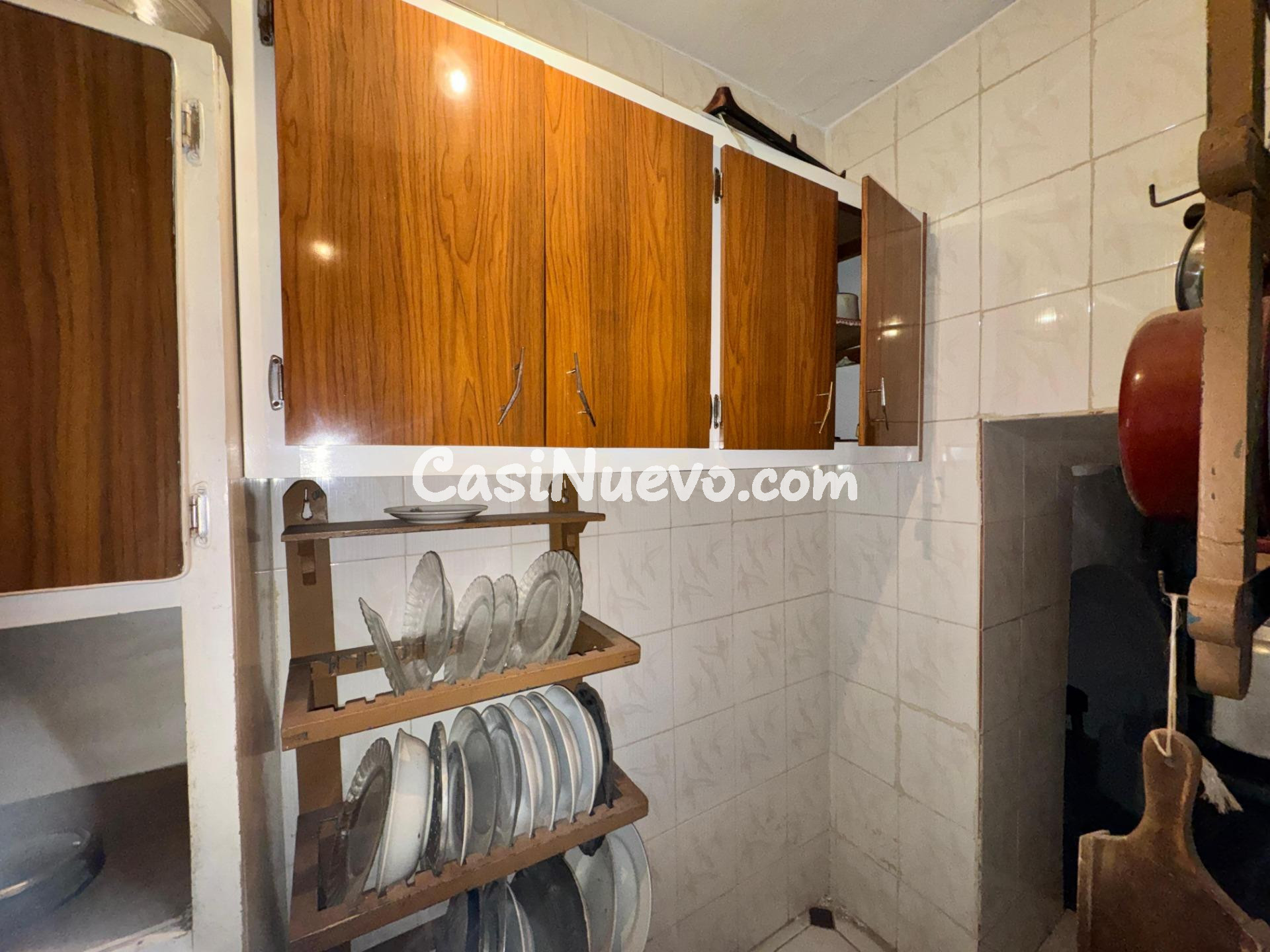 Casa de pueblo con patio y múltiples estancias para reformar - foto 18