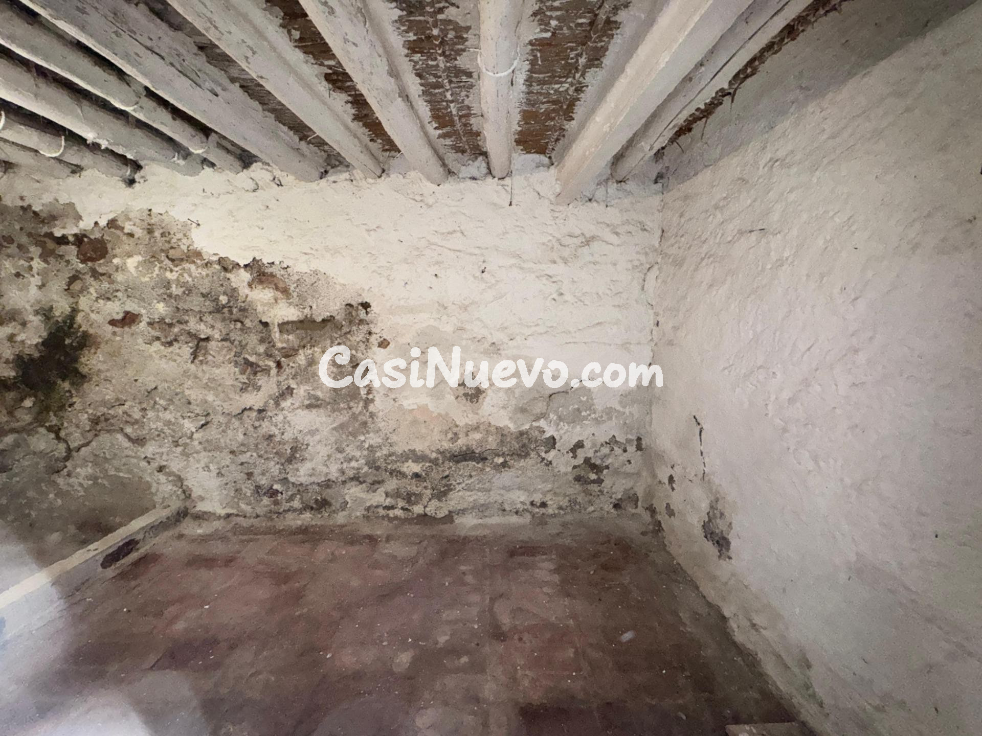 Casa de pueblo con patio y múltiples estancias para reformar - foto 44