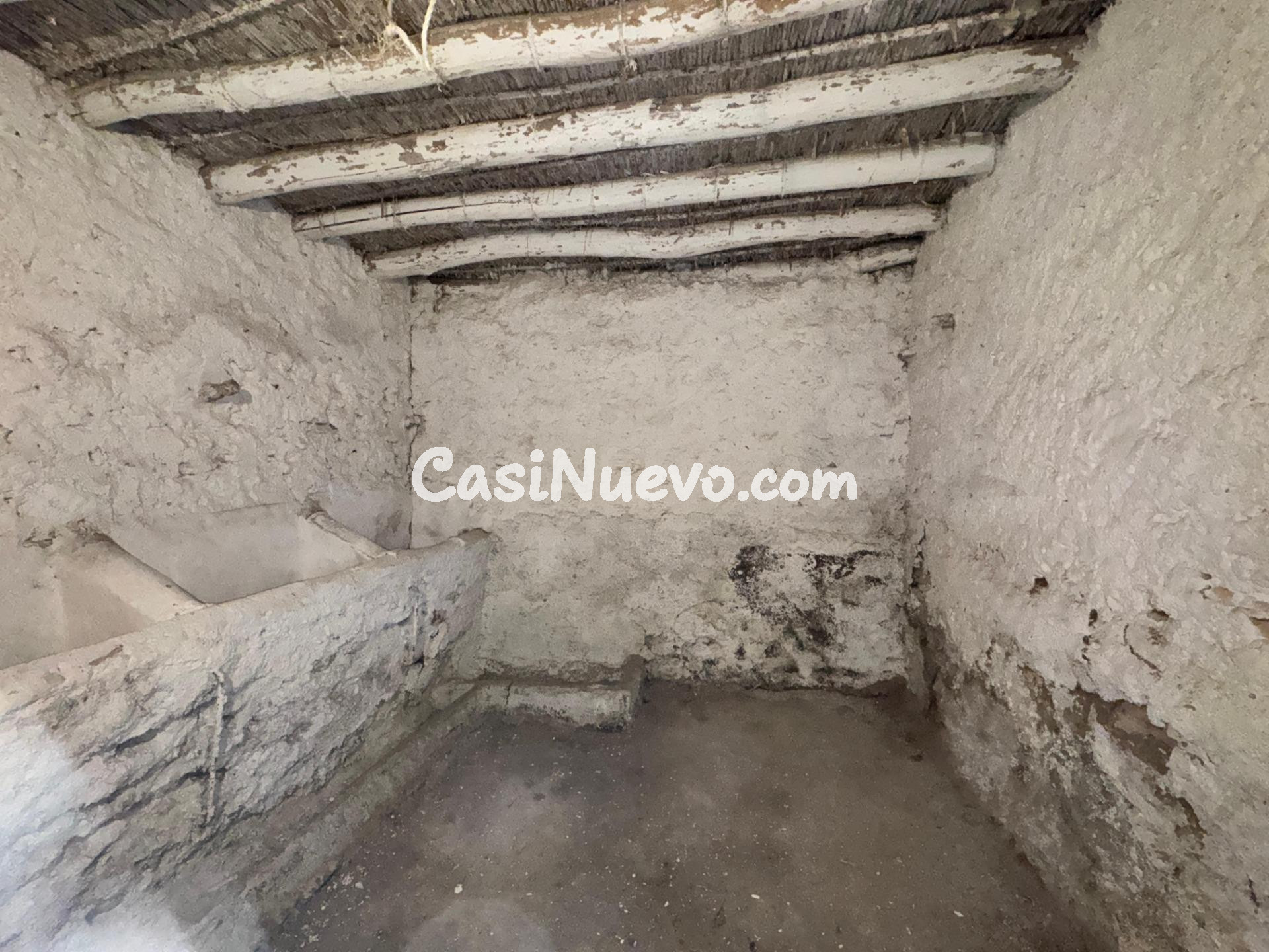 Casa de pueblo con patio y múltiples estancias para reformar - foto 48