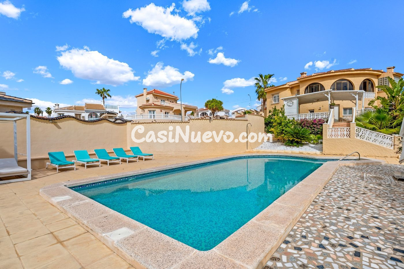 Villa de 5 dormitorios con gran parcela en Ciudad Quesada