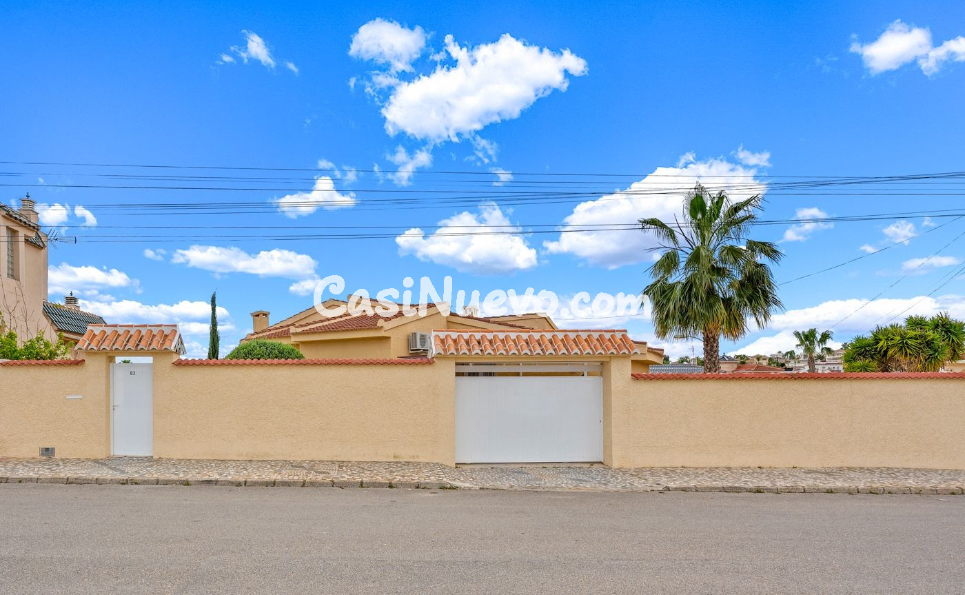 Villa de 5 dormitorios con gran parcela en Ciudad Quesada - foto 50