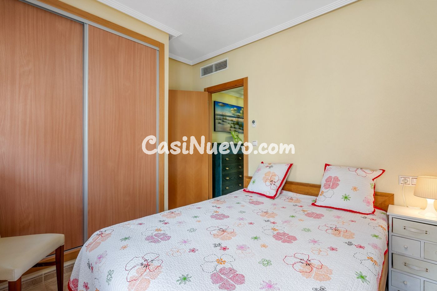 Casa adosada esquinera con orientación sur, amplia parcela y - foto 13