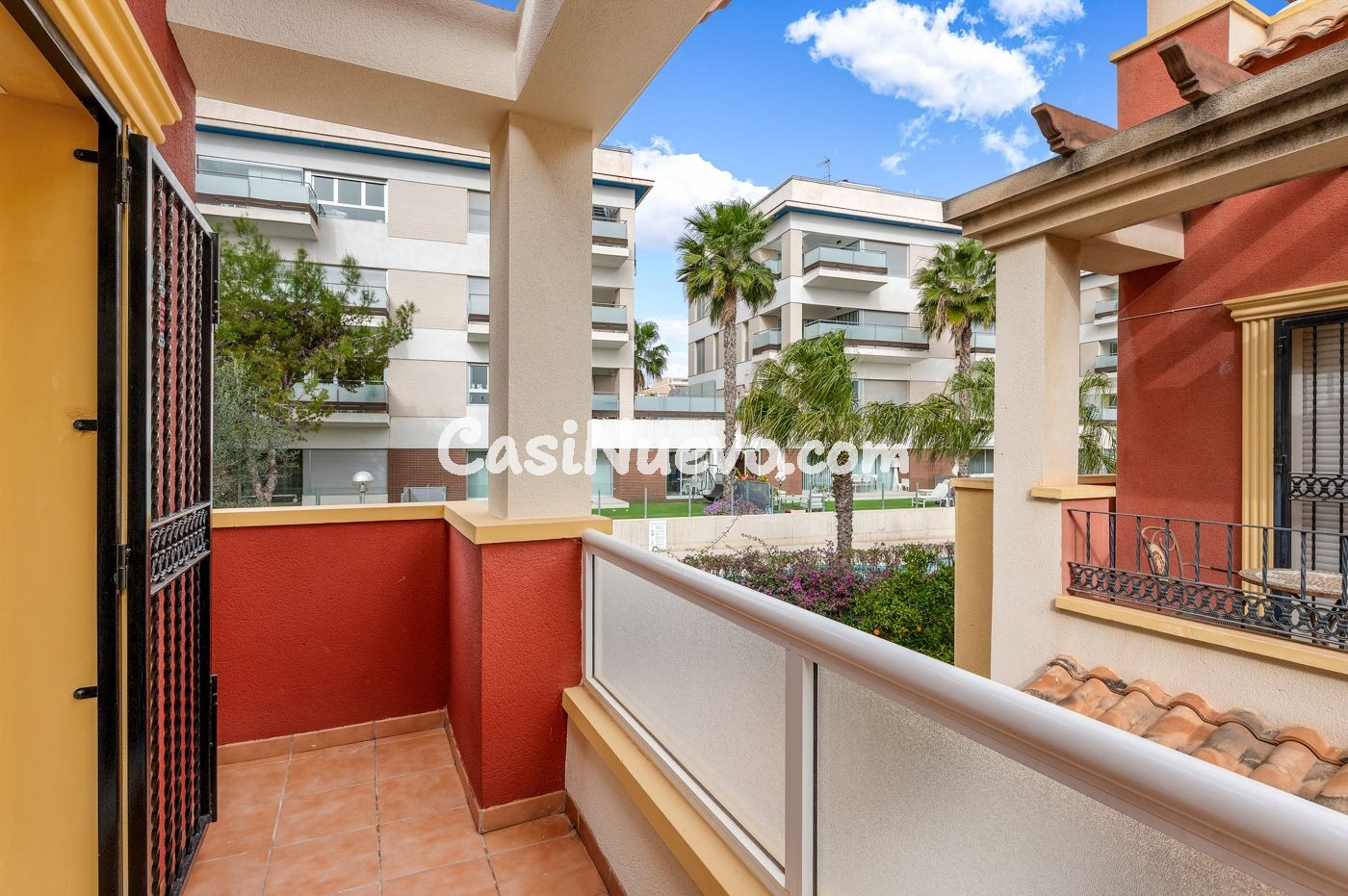 Casa adosada esquinera con orientación sur, amplia parcela y - foto 16