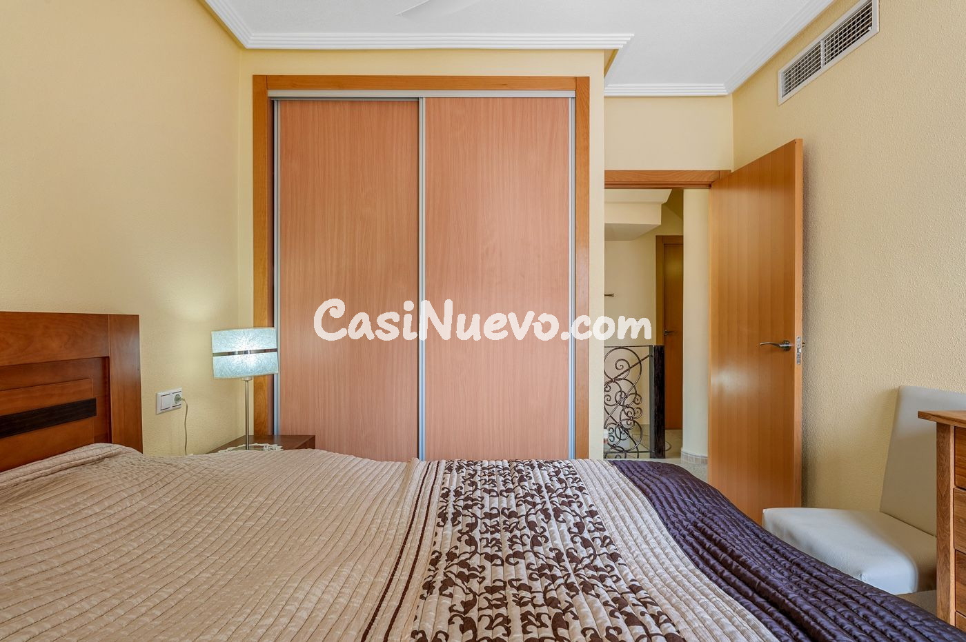 Casa adosada esquinera con orientación sur, amplia parcela y - foto 19